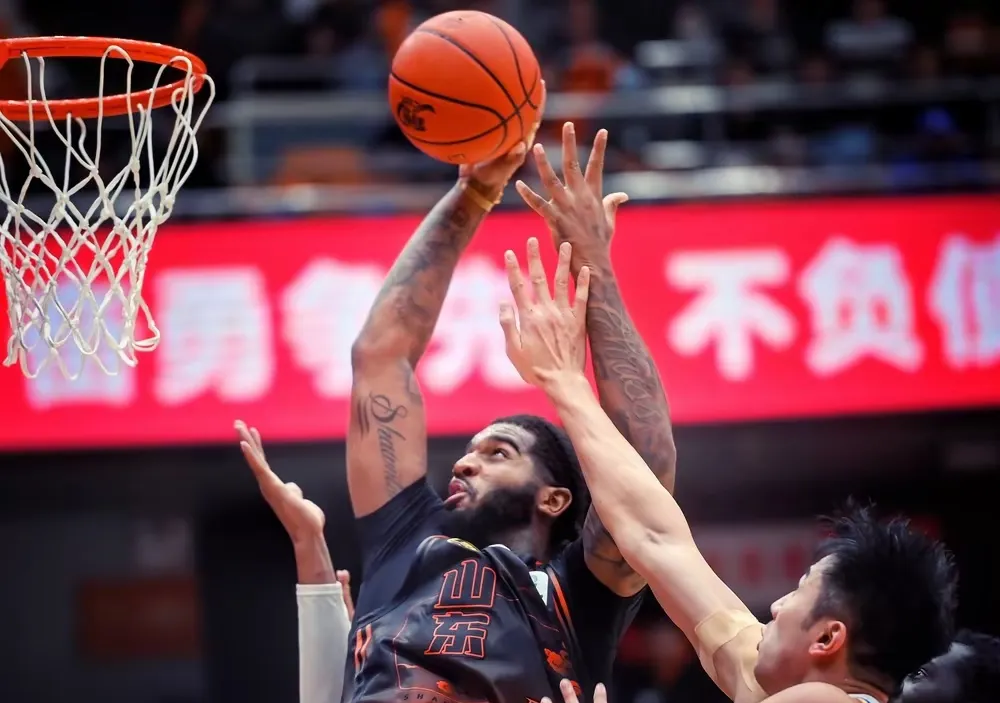 kaiyun电竞-欧联赛前再迎强敌，克里夫兰骑士绝杀压哨，主帅态度：底气十足，资深球员宣示担当(哈兰德一场进9球)